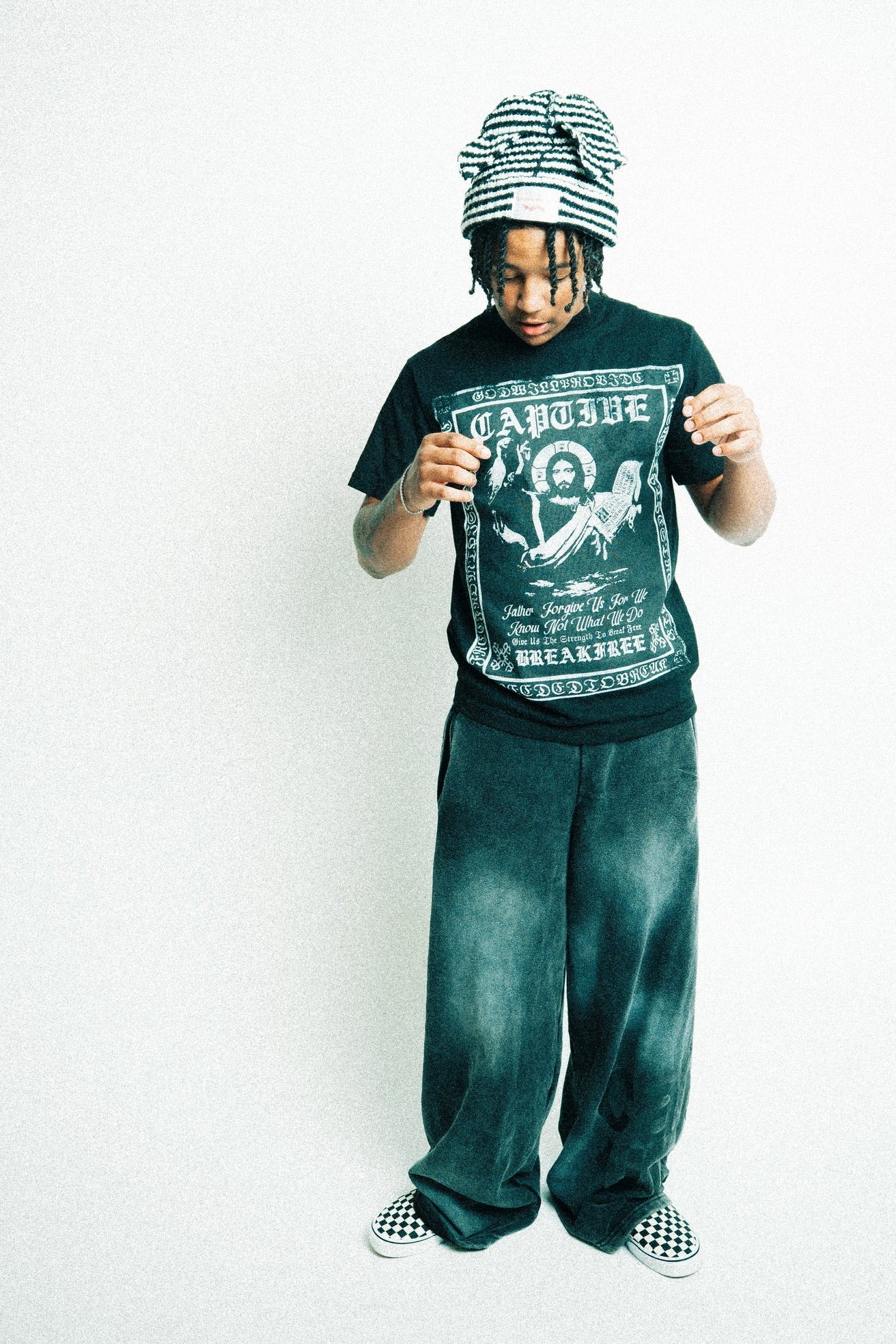 FITTED $O$ TEE BLACK