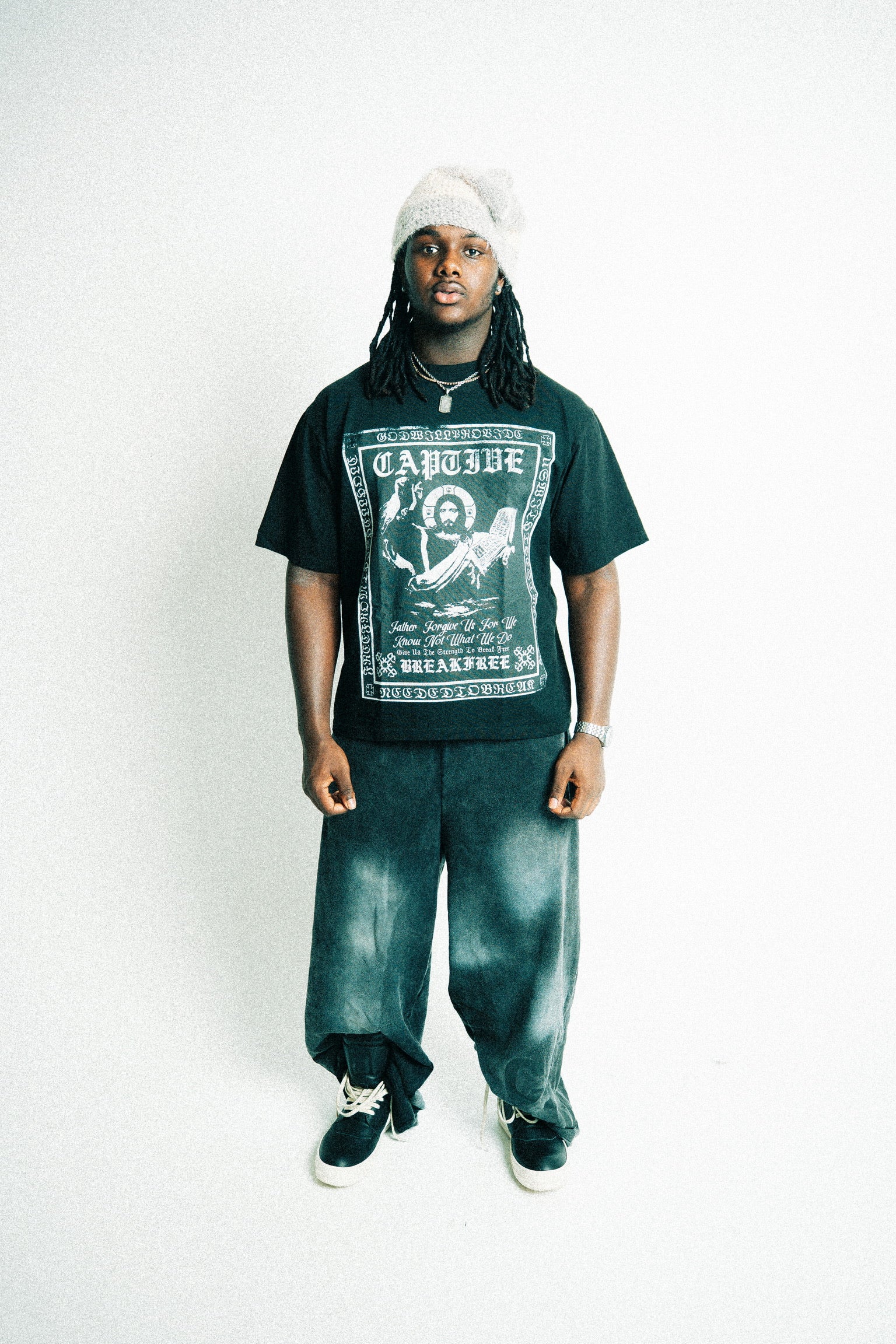 FITTED $O$ TEE BLACK